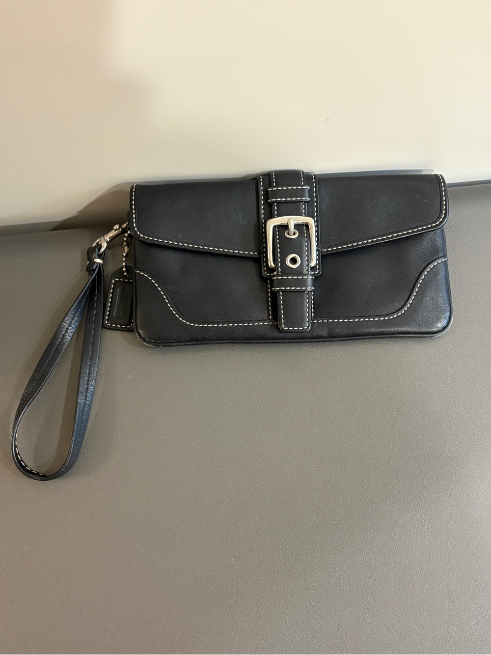 Coach Black Leather Wristlet Clutch Silver Buckle Strap Stitch Soho Y2K Hampton